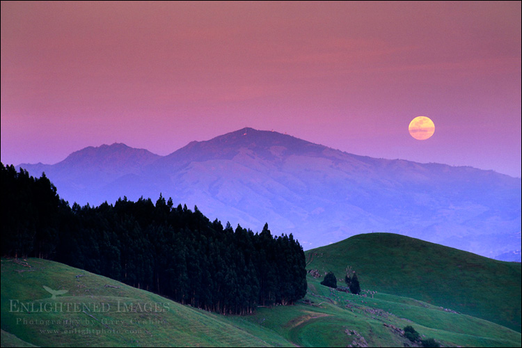 picture: Full moon rising at sunset over Mount Diablo from the Orinda Hills, Contra Costa County, California