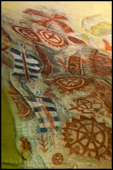 Photo: Native American Cachuma Indian cave paintings, Painted Cave State Historic Landmark, near Santa Barbara, California