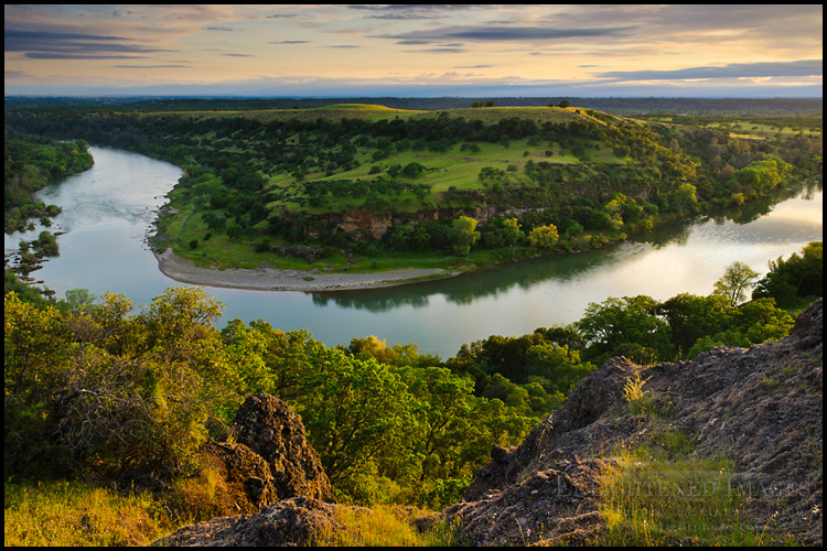 Image: Overlooking a bend in the Sacramento River, near Red Bluff, California