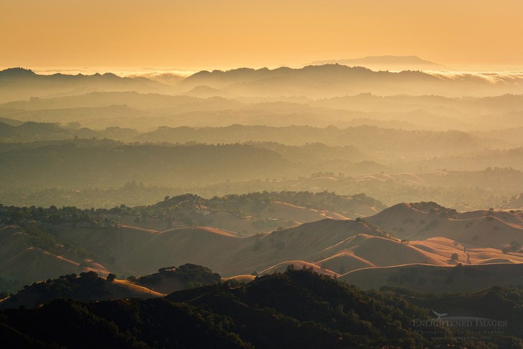 Photo: Sunset over the rolling hills of the east bay, looking toward Mount Tamalpais, from Mount Diablo State Park, California
