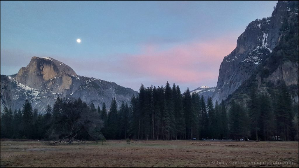 Photo: Evening moonrise over Yosemite Valley, Yosemite National Park, California