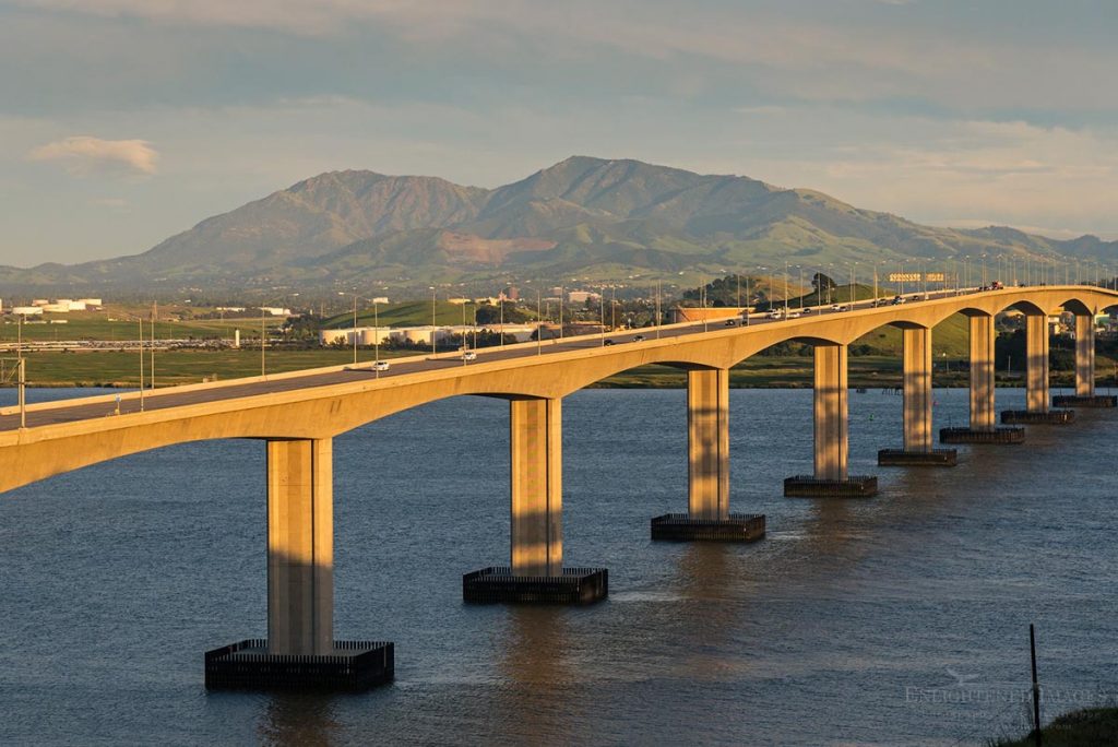 Photo picture of Mount Diablo and sunset light on the northbound span of the Benicia Bridge over the Carquinez Strait, Solano County, California