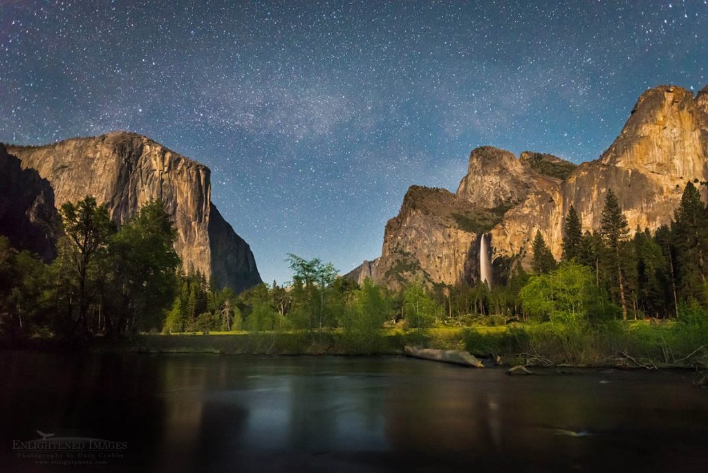 Photo picture of Miliky Way over a moonlit Yosemite Valley, Yosemite National Park, California