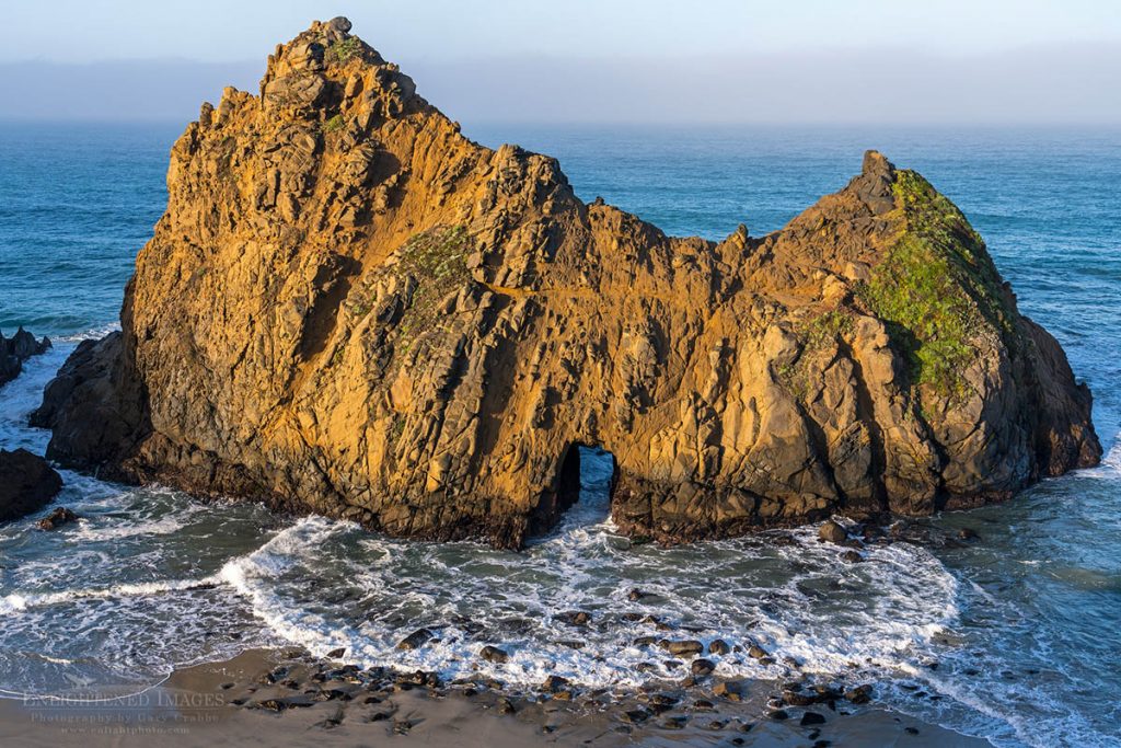 Photo picture of Keyhole Arch Rock at Pfeiffer Beach, Big Sur coast, Monterey County, California
