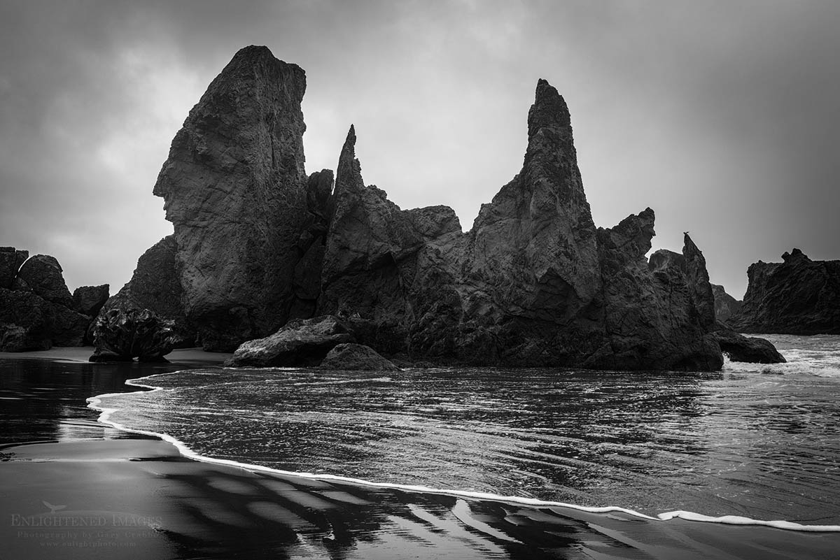 Photo picture of Black and White of seastack rocks on the beach at Bandon, Oregon coast.